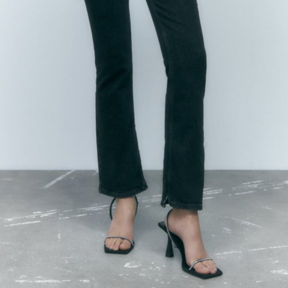 BRAND NEW ZARA Mid Rise Ankle Flare Jeans - Picture 2 of 6